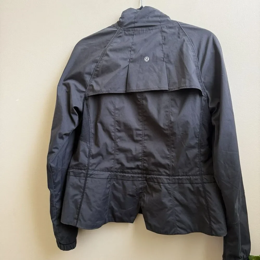 Lululemon Women’s Black Full Zip Athletic Jacket Mesh Vent Running Training 8
